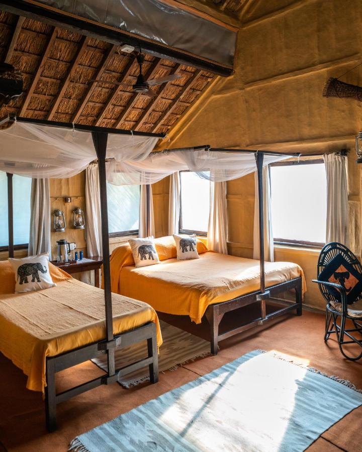 Tiger Tops Karnali Lodge Bardiya Exterior photo