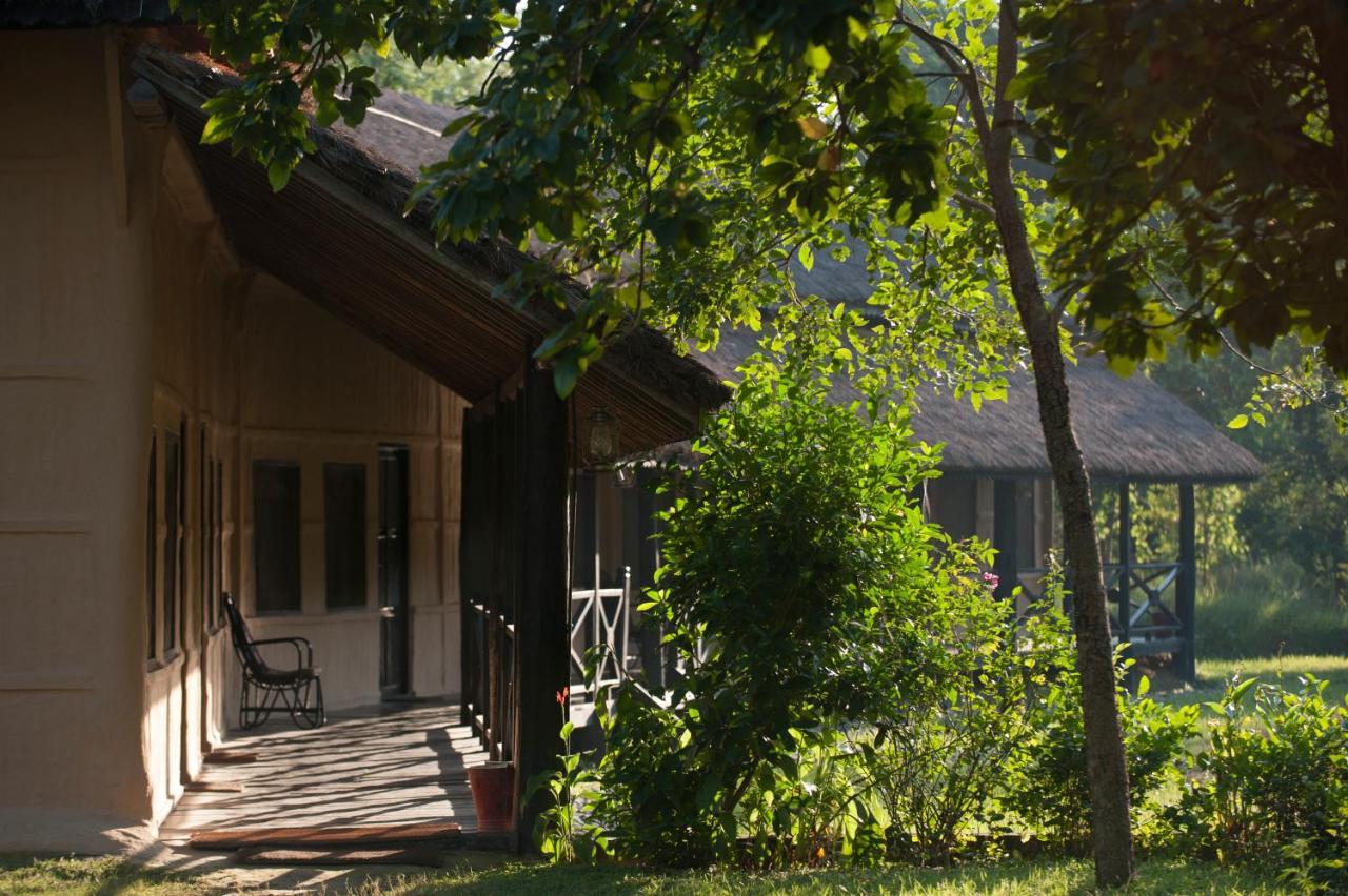 Tiger Tops Karnali Lodge Bardiya Exterior photo